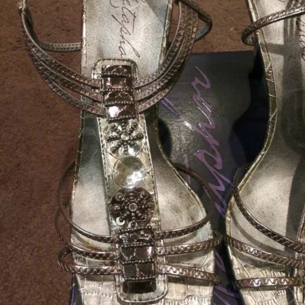 Shoes - Picture 4 of 4